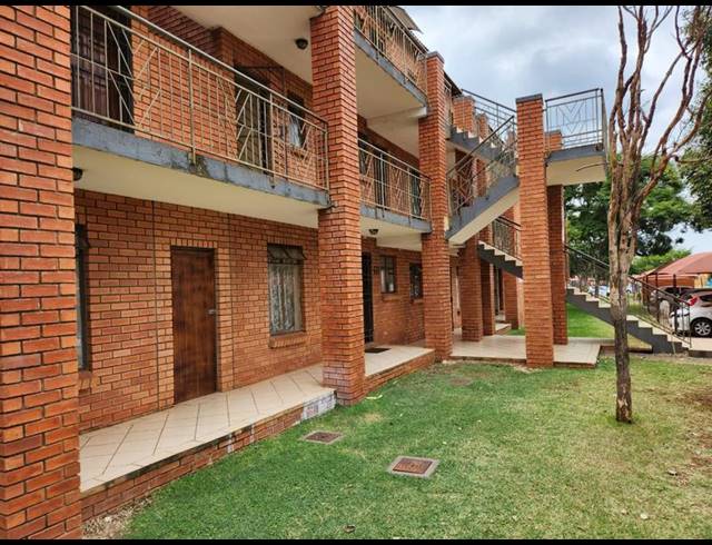 1 BEDROOM APARTMENT FOR SALE IN KARENPARK